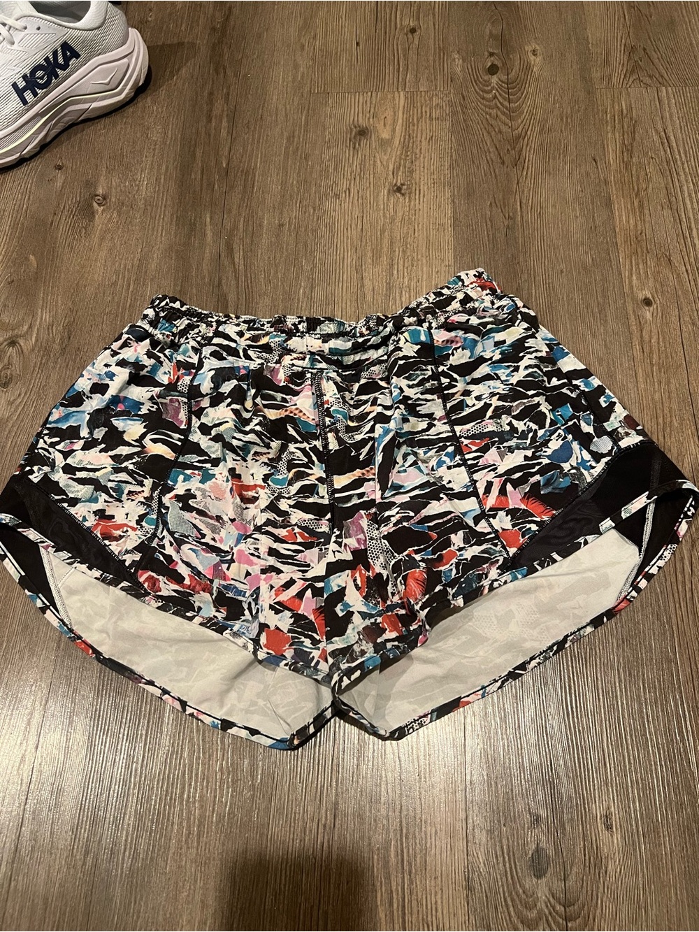 lululemon athletica Women's Multicolor Abstract Athletic Shorts size 12